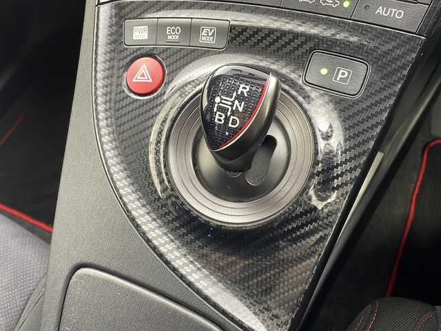 トヨタ プリウス S ツーリングセレ G’s 栃木県 2013(平25)年 9万km ホワイトパールクリスタルシャイン 社外ナビ/（BT/CD/DVD/AM/FM/フルセグ）/バックカメラ/ETC/ドライブレコーダー/電動格納ミラー/ステアリングスイッチ/純正アルミホイール/純正フロアマット/プッシュスタート/スマートキー