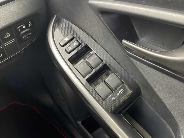 トヨタ プリウス S ツーリングセレ G’s 栃木県 2013(平25)年 9万km ホワイトパールクリスタルシャイン 社外ナビ/（BT/CD/DVD/AM/FM/フルセグ）/バックカメラ/ETC/ドライブレコーダー/電動格納ミラー/ステアリングスイッチ/純正アルミホイール/純正フロアマット/プッシュスタート/スマートキー