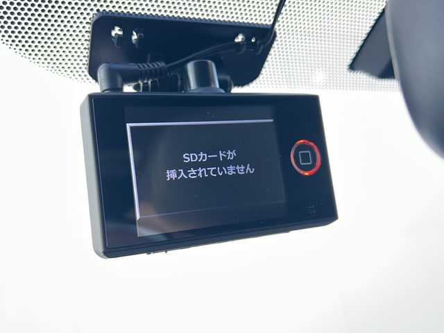 トヨタ プリウス S ツーリングセレ G’s 埼玉県 2013(平25)年 9.1万km ホワイトパールクリスタルシャイン (株)IDOMが運営する【じしゃロン熊谷店】の自社ローン専用車両になりますこちらは現金またはオートローンご利用時の価格です。自社ローンご希望の方は別途その旨お申付け下さい/社外SDナビ　CN-S310WD/　CD/DVD/DTV/Bluetooth/バックカメラ/ETC/前方ドライブレコーダー/ステアリングスイッチ/アルミペダル/純正18インチアルミホイール/純正フロアマット/プッシュスタート/スマートキー