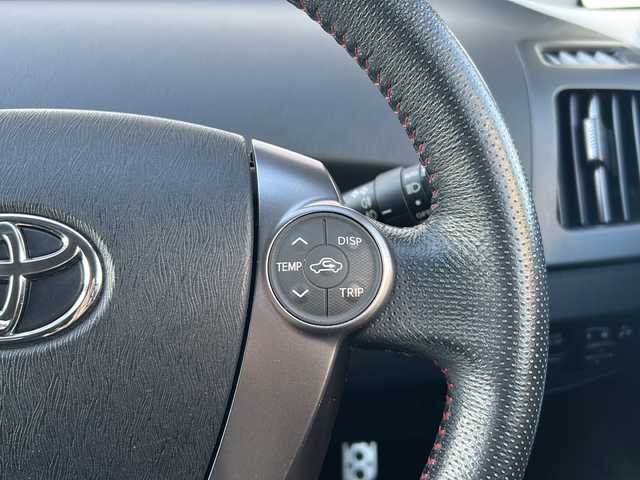 トヨタ プリウス S ツーリングセレ G’s 埼玉県 2013(平25)年 9.1万km ホワイトパールクリスタルシャイン (株)IDOMが運営する【じしゃロン熊谷店】の自社ローン専用車両になりますこちらは現金またはオートローンご利用時の価格です。自社ローンご希望の方は別途その旨お申付け下さい/社外SDナビ　CN-S310WD/　CD/DVD/DTV/Bluetooth/バックカメラ/ETC/前方ドライブレコーダー/ステアリングスイッチ/アルミペダル/純正18インチアルミホイール/純正フロアマット/プッシュスタート/スマートキー