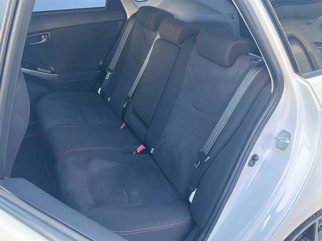 トヨタ プリウス S ツーリングセレ G’s 埼玉県 2013(平25)年 9.1万km ホワイトパールクリスタルシャイン (株)IDOMが運営する【じしゃロン熊谷店】の自社ローン専用車両になりますこちらは現金またはオートローンご利用時の価格です。自社ローンご希望の方は別途その旨お申付け下さい/社外SDナビ　CN-S310WD/　CD/DVD/DTV/Bluetooth/バックカメラ/ETC/前方ドライブレコーダー/ステアリングスイッチ/アルミペダル/純正18インチアルミホイール/純正フロアマット/プッシュスタート/スマートキー