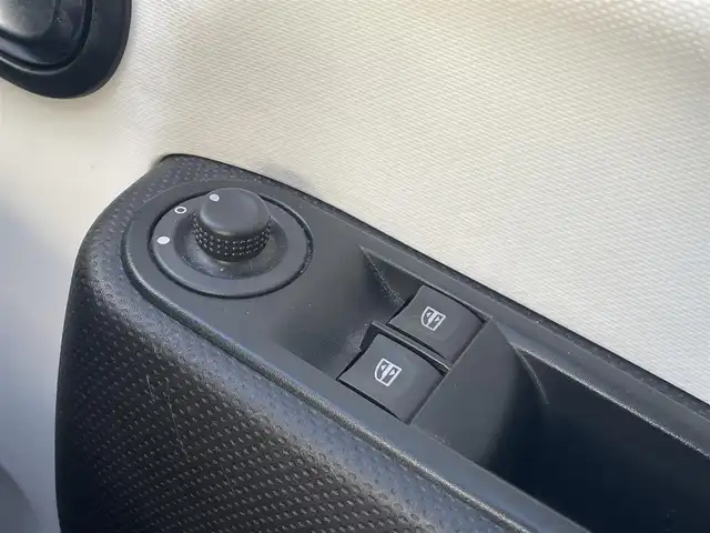 ルノー トゥインゴ EDC 栃木県 2019(令1)年 4.3万km 黄 ワンオーナー/後期モデル/純正ディスプレイオーディオ/（Bluetooth AppleCarPlay USB ）/オートライト/コーナーセンサー/クルーズコントロール/スペアキー