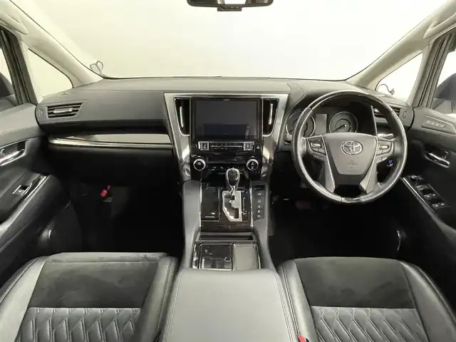 トヨタ アルファード S Cパッケージ 道央・札幌 2016(平28)年 6.8万km ホワイトパールクリスタルシャイン ・４WD/・アルパインナビ/　CD／DVD／Bluetooth／フルセグ/・バックカメラ/・アルパインフリップダウンモニター/・純正FSRガーニッシュ/・両側パワースライドドア/・純正ビルトインETC/・社外ドライブレコーダー（CSD-500FHR）/・クリアランスソナー/・横滑り防止装置/・アイドリングストップ/・電動パーキングブレーキ/・ブレーキホールド/・ステアリングヒーター/・電動リアゲート/・ハーフレザーシート/・パワーシート/・純正AW18インチ/・純正フロアマット/・LEDヘッドライト/・フォグライト/・スマートキー/・プッシュスタート