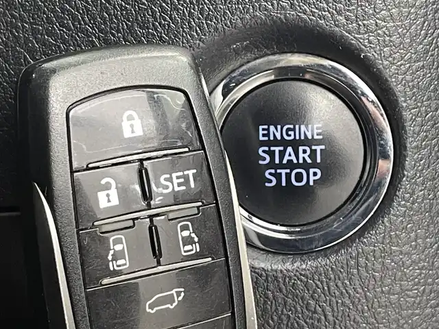 トヨタ アルファード S Cパッケージ 道央・札幌 2016(平28)年 6.8万km ホワイトパールクリスタルシャイン ・４WD/・アルパインナビ/　CD／DVD／Bluetooth／フルセグ/・バックカメラ/・アルパインフリップダウンモニター/・純正FSRガーニッシュ/・両側パワースライドドア/・純正ビルトインETC/・社外ドライブレコーダー（CSD-500FHR）/・クリアランスソナー/・横滑り防止装置/・アイドリングストップ/・電動パーキングブレーキ/・ブレーキホールド/・ステアリングヒーター/・電動リアゲート/・ハーフレザーシート/・パワーシート/・純正AW18インチ/・純正フロアマット/・LEDヘッドライト/・フォグライト/・スマートキー/・プッシュスタート