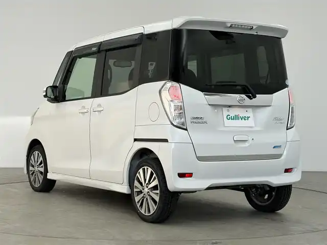 日産 デイズ ルークス ライダーHWS X Gパッケージ 愛知県 2014(平26)年 2.9万km ホワイトパール 純正ナビ/アラウンドビューモニター/ETC/両側パワースライドドア/ステアリングスイッチ/スマートキー/プッシュスタート/HIDヘッドライト/オートライト/電動格納ミラー/オートエアコン/純正15インチアルミホイール