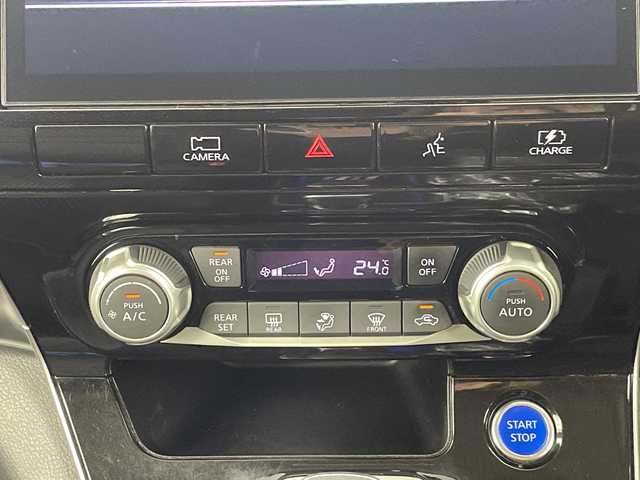 日産 セレナ e－パワー ハイウェイスター V 埼玉県 2021(令3)年 5.4万km ブリリアントホワイトパール 2トーン 純正ナビ/フルセグテレビ/全方位カメラ/ビルトインETC/前方ドライブレコーダー/ブラインドスポットモニター/プロパイロット/デジタルインナーミラー/両側パワースライドドア/衝突被害軽減ブレーキ/クリアランスソナー/オートハイビーム/オートLEDライト/電子パーキングシステム/ブレーキホールド/プッシュスタート/純正フロアマット/純正15インチアルミホイール