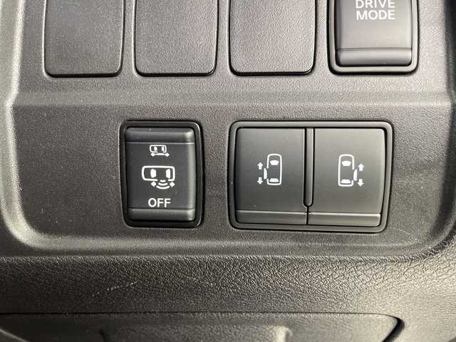 日産 セレナ e－パワー ハイウェイスター V 埼玉県 2021(令3)年 5.4万km ブリリアントホワイトパール 2トーン 純正ナビ/フルセグテレビ/全方位カメラ/ビルトインETC/前方ドライブレコーダー/ブラインドスポットモニター/プロパイロット/デジタルインナーミラー/両側パワースライドドア/衝突被害軽減ブレーキ/クリアランスソナー/オートハイビーム/オートLEDライト/電子パーキングシステム/ブレーキホールド/プッシュスタート/純正フロアマット/純正15インチアルミホイール