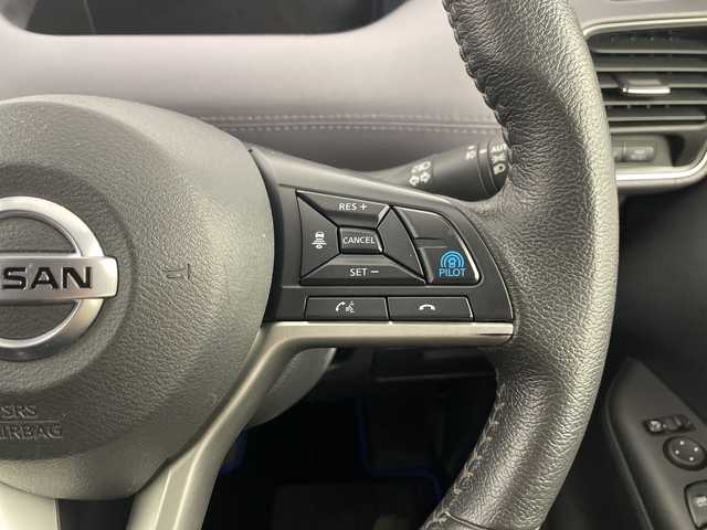 日産 セレナ e－パワー ハイウェイスター V 埼玉県 2021(令3)年 5.4万km ブリリアントホワイトパール 2トーン 純正ナビ/フルセグテレビ/全方位カメラ/ビルトインETC/前方ドライブレコーダー/ブラインドスポットモニター/プロパイロット/デジタルインナーミラー/両側パワースライドドア/衝突被害軽減ブレーキ/クリアランスソナー/オートハイビーム/オートLEDライト/電子パーキングシステム/ブレーキホールド/プッシュスタート/純正フロアマット/純正15インチアルミホイール