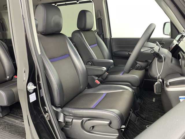 ホンダ ステップワゴン スパーダ eHEV G EXホンダS 愛知県 2021(令3)年 8.3万km プレミアムスパークルブラックパール ALPINE10型ナビ/・Bluetooth/・CD/DVD/・フルセグテレビ/バックカメラ/ALPINEフリップダウンモニター/両側パワースライドドア/シートヒーター/ハーフレザーシート/衝突軽減ブレーキ/レーンキープアシスト/レーダークルーズコントロール/ETC2.0/前後ドライブレコーダー/LEDヘッドライト