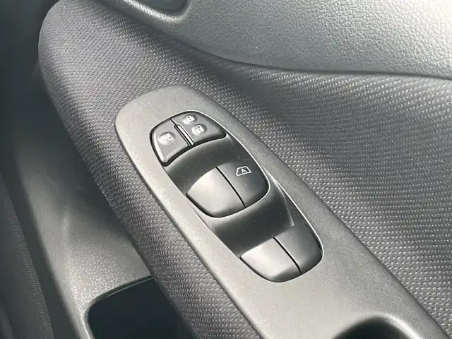 日産 セレナ ハイウェイスター 福岡県 2011(平23)年 8.5万km ブリリアントホワイトパール (株)IDOMが運営する【じしゃロン八幡西店】の自社ローン専用車両になりますこちらは現金またはオートローンご利用時の価格です。自社ローンご希望の方は別途その旨お申付け下さい/純正メモリナビ/バック/サイドカメラ/ETC/TV/3列シート/両側パワースライドドア/100V充電/クルーズコントロール