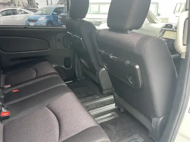 日産 セレナ ハイウェイスター 福岡県 2011(平23)年 8.5万km ブリリアントホワイトパール (株)IDOMが運営する【じしゃロン八幡西店】の自社ローン専用車両になりますこちらは現金またはオートローンご利用時の価格です。自社ローンご希望の方は別途その旨お申付け下さい/純正メモリナビ/バック/サイドカメラ/ETC/TV/3列シート/両側パワースライドドア/100V充電/クルーズコントロール