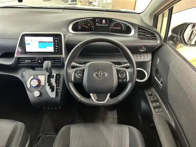 トヨタ シエンタ G 東京都 2020(令2)年 2.8万km ホワイトパールクリスタルシャイン ワンオーナー/純正ディーラーナビ/(BT/CD/DVD/フルセグTV)/(NSZT-W68T)/全周囲カメラ/クリアランスソナー/両側パワースライドドア/ETC/プリクラッシュセーフティー/LDA/先行者発進告知/PKSB/前方ドライブレコーダー/アイドリングストップ/革巻きステアリング/ステアリングスイッチ/ステアリングヒーター/シートヒーター/電動格納ウインカーミラー/ドアバイザー/プライバシーガラス/オートライト/オートハイビーム/LEDライト/フォグランプ/ISOFIX/純正フロアマット/スマートキー/プッシュスタート/スペアキー/社外15インチアルミホイール/W+サイド+カーテンSRS&ABS/横滑防止装置/新車時保証書/取扱説明書