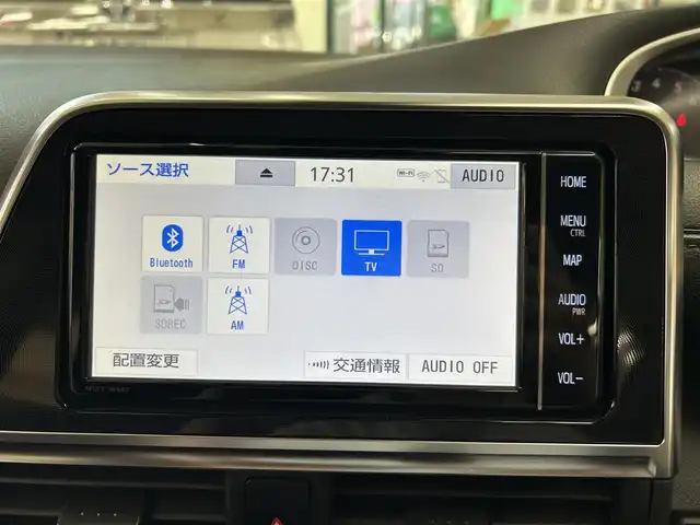 トヨタ シエンタ G 東京都 2020(令2)年 2.8万km ホワイトパールクリスタルシャイン ワンオーナー/純正ディーラーナビ/(BT/CD/DVD/フルセグTV)/(NSZT-W68T)/全周囲カメラ/クリアランスソナー/両側パワースライドドア/ETC/プリクラッシュセーフティー/LDA/先行者発進告知/PKSB/前方ドライブレコーダー/アイドリングストップ/革巻きステアリング/ステアリングスイッチ/ステアリングヒーター/シートヒーター/電動格納ウインカーミラー/ドアバイザー/プライバシーガラス/オートライト/オートハイビーム/LEDライト/フォグランプ/ISOFIX/純正フロアマット/スマートキー/プッシュスタート/スペアキー/社外15インチアルミホイール/W+サイド+カーテンSRS&ABS/横滑防止装置/新車時保証書/取扱説明書