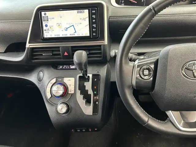 トヨタ シエンタ G 東京都 2020(令2)年 2.8万km ホワイトパールクリスタルシャイン ワンオーナー/純正ディーラーナビ/(BT/CD/DVD/フルセグTV)/(NSZT-W68T)/全周囲カメラ/クリアランスソナー/両側パワースライドドア/ETC/プリクラッシュセーフティー/LDA/先行者発進告知/PKSB/前方ドライブレコーダー/アイドリングストップ/革巻きステアリング/ステアリングスイッチ/ステアリングヒーター/シートヒーター/電動格納ウインカーミラー/ドアバイザー/プライバシーガラス/オートライト/オートハイビーム/LEDライト/フォグランプ/ISOFIX/純正フロアマット/スマートキー/プッシュスタート/スペアキー/社外15インチアルミホイール/W+サイド+カーテンSRS&ABS/横滑防止装置/新車時保証書/取扱説明書