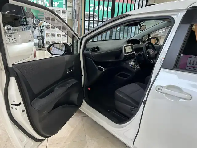 トヨタ シエンタ G 東京都 2020(令2)年 2.8万km ホワイトパールクリスタルシャイン ワンオーナー/純正ディーラーナビ/(BT/CD/DVD/フルセグTV)/(NSZT-W68T)/全周囲カメラ/クリアランスソナー/両側パワースライドドア/ETC/プリクラッシュセーフティー/LDA/先行者発進告知/PKSB/前方ドライブレコーダー/アイドリングストップ/革巻きステアリング/ステアリングスイッチ/ステアリングヒーター/シートヒーター/電動格納ウインカーミラー/ドアバイザー/プライバシーガラス/オートライト/オートハイビーム/LEDライト/フォグランプ/ISOFIX/純正フロアマット/スマートキー/プッシュスタート/スペアキー/社外15インチアルミホイール/W+サイド+カーテンSRS&ABS/横滑防止装置/新車時保証書/取扱説明書