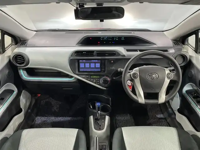 トヨタ アクア S 愛知県 2012(平24)年 8.8万km スーパーレッドⅤ 純正SDナビ/（Bluetooth/フルセグTV/SD/FM/AM/AUX//CD・DVD再生）/ビルトインETC/シートヒーター/バックカメラ/前後ドライブレコーダー/純正フロアマット/プッシュスタート/ -スマートキー/ナノイー/フォグ