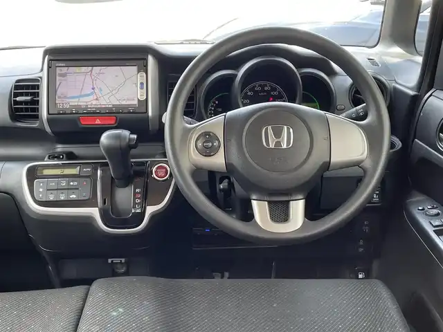 ホンダ Ｎ ＢＯＸ G SSパッケージ 愛知県 2014(平26)年 8.8万km プレミアムディープロッソパール (株)IDOMが運営する【じしゃロン名古屋鳴海店】の自社ローン専用車両になりますこちらは現金またはオートローンご利用時の価格です。自社ローンご希望の方は別途その旨お申付け下さい/純正SDナビ （VXM-155）/ワンセグTV/　BT/CD/DVD/iPod/AUX/バックカメラ/両側パワースライドア /ETC /前ドライブレコーダー　/純正フロアマット　/純正AW