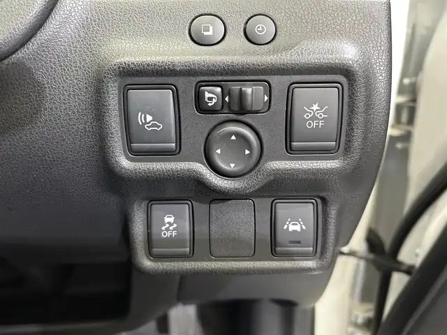 日産 ノート e－パワー X モード・プレミア 愛媛県 2018(平30)年 2.8万km ブリリアントホワイトパール ・ナビ（フルセグＴＶ・ＢＴ・ＦＭＡＭ・ＣＤＤＶＤ）/・全方位カメラ　/・ＥＴＣ　/・前方ドラレコ　/・デジタルインナーミラー　/・レーンキープアシスト　/・シガーソケット　/・プッシュスタート