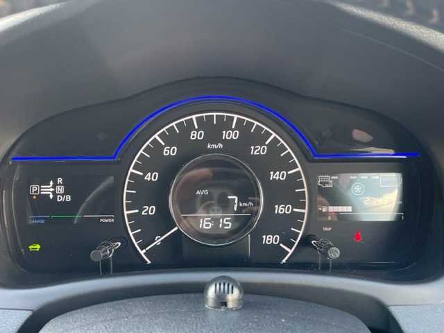 日産 ノート e－パワー X モード・プレミア 熊本県 2018(平30)年 2.8万km ブリリアントホワイトパール 衝突軽減ブレーキ/レーンキープアシスト/プッシュスタート/純正ナビ/（CD・DVD・フルセグTV・BTオーディオ・SD）/アラウンドビューモニター/ETC/オーテック15インチAW/LEDヘッドライト/オートライト/フォグライト/前後コーナーセンサー/横滑り防止装置/ウィンカーミラー/純正フロアマット/純正ドアバイザー/新車保証書/取扱説明書/スマートスペアキー×1本
