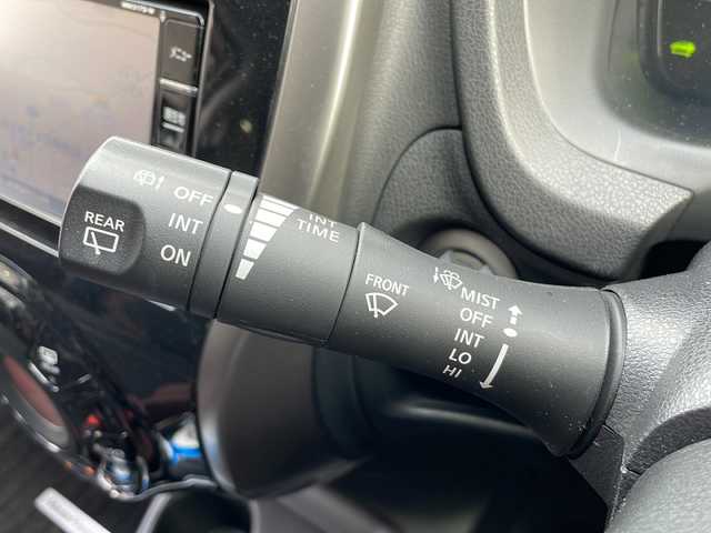 日産 ノート e－パワー X モード・プレミア 富山県 2018(平30)年 2.8万km ブリリアントホワイトパール 禁煙車/純正ナビ/（CD・DVD・フルセグTV・BTオーディオ・SD）/アラウンドビューモニター/ETC/アイドリングストップ/純正アルミホイール/LEDヘッドライト/前後コーナーセンサー/横滑り防止装置/ウィンカーミラー/純正フロアマット/純正ドアバイザー/スマートスペアキー