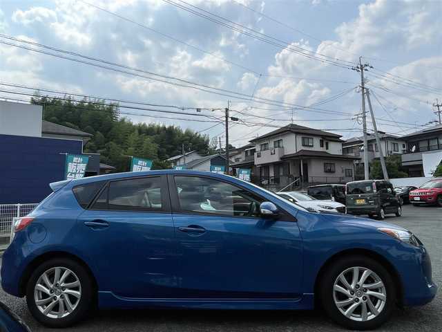マツダ アクセラ スポーツ 20S スカイアクティブ 熊本県 2012(平24)年 12万km スカイブルーマイカ 社外ナビ（CN-RA05D）/【フルセグTV/CD/DVD/SD/BT】/ステアリングリモコン/パドルシフト/ETC/ハロゲンヘッドライト/オートライト/フォグランプ/ヘッドライトレベライザー/電格ミラー/スマートキー/プッシュスタート/社外フロアマット/純正ＡＷ/取扱説明書/保証書