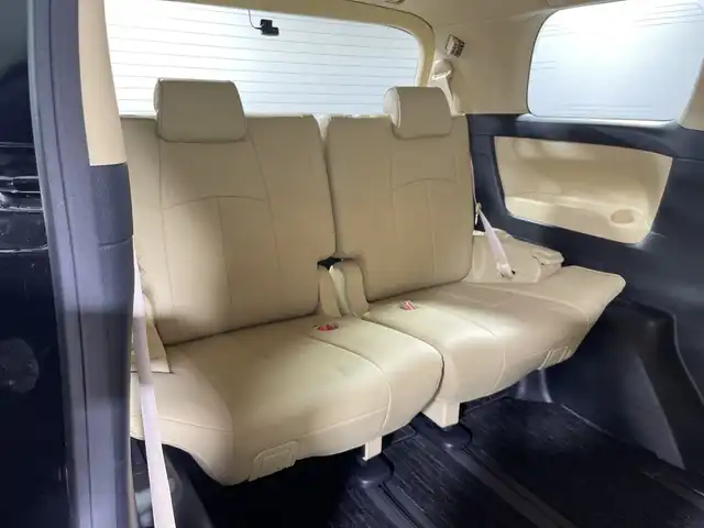 トヨタ アルファード X 神奈川県 2022(令4)年 2.5万km ブラック 純正9型ディスプレイオーディオ/コネクトナビ/フルセグ　Bluetooth　AM FM Miracast/純正12.1型後席フリップダウンモニター【V12T-R68C】/両側電動スライドドア/セーフティセンス/先行車発進告知/プリクラッシュセーフティ/ロードサインアシスト/レーダークルーズコントロール/レーントレーシングアシスト/オートマチックハイビーム/パーキングサポートブレーキ/前後クリアランスソナー/革巻きステアリング/ビルトインETC/電動パーキングブレーキ/ブレーキオートホールド/プッシュスタート/スマートキー/2眼lEDヘッドライト/LEDフロントフォグランプ/オートライト/純正16インチアルミホイール/純正リアスポイラー/取説/保証書/スペアキー