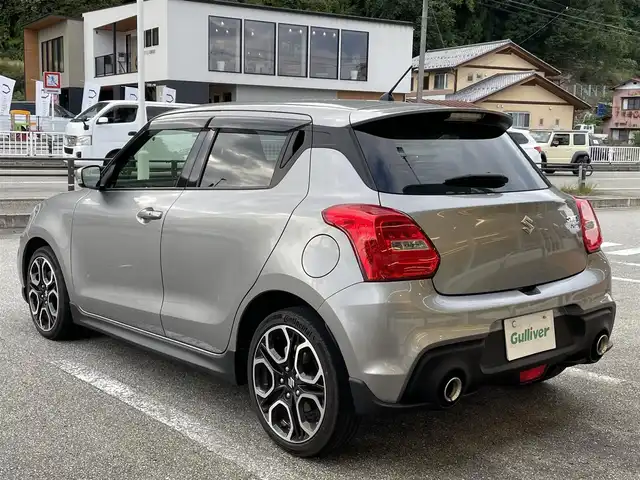 スズキ スイフト スポーツ 岐阜県 2022(令4)年 2.5万km プレミアムシルバーメタリック 純正ナビ/【Bluetooth．CD.DVD.AM/FMラジオ．iPod】/クルーズコントロール/パドルシフト/シートヒーター/スマートキー/LEDヘッドライト・オート機能付/フォグライト/ETC/純正アルミホイール/純正フロアマット/横滑り防止装置/ウィンカーミラー/ドアバイザー/取扱説明書/保証書/スペアキー