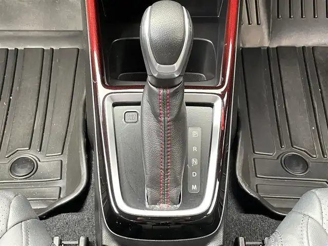 スズキ スイフト スポーツ 岐阜県 2022(令4)年 2.5万km プレミアムシルバーメタリック 純正ナビ/【Bluetooth．CD.DVD.AM/FMラジオ．iPod】/クルーズコントロール/パドルシフト/シートヒーター/スマートキー/LEDヘッドライト・オート機能付/フォグライト/ETC/純正アルミホイール/純正フロアマット/横滑り防止装置/ウィンカーミラー/ドアバイザー/取扱説明書/保証書/スペアキー