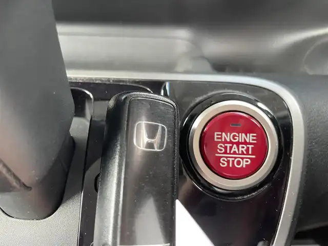 ホンダ Ｎ ＢＯＸ G Lパッケージ 福岡県 2014(平26)年 8.8万km プレミアムホワイトパール 社外ナビ（ＡＶＮ－Ｚ０３ｉ）/フルセグTV/CD/DVD/BT/AM/FM/バックカメラ/パワースライドドア/アイドリングストップ/純正１４アルミ/スマートキー/プッシュスタート/横滑り防止装置/ヘッドライトレベライザー/電動格納ウインカーミラー