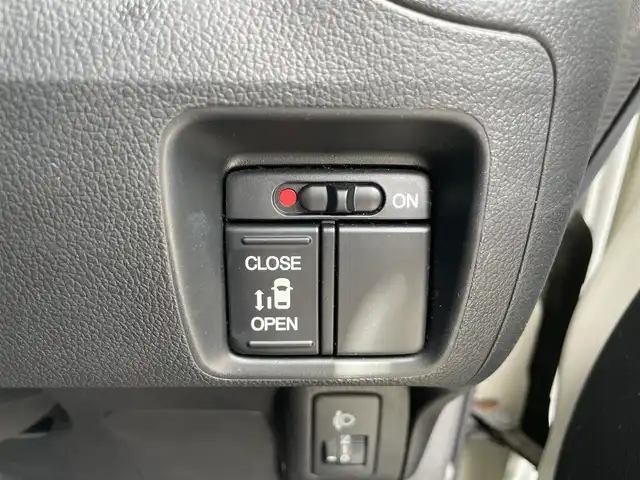 ホンダ Ｎ ＢＯＸ G Lパッケージ 福岡県 2014(平26)年 8.8万km プレミアムホワイトパール 社外ナビ（ＡＶＮ－Ｚ０３ｉ）/フルセグTV/CD/DVD/BT/AM/FM/バックカメラ/パワースライドドア/アイドリングストップ/純正１４アルミ/スマートキー/プッシュスタート/横滑り防止装置/ヘッドライトレベライザー/電動格納ウインカーミラー