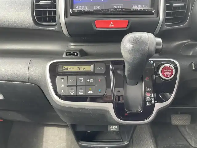 ホンダ Ｎ ＢＯＸ G Lパッケージ 福岡県 2014(平26)年 8.8万km プレミアムホワイトパール 社外ナビ（ＡＶＮ－Ｚ０３ｉ）/フルセグTV/CD/DVD/BT/AM/FM/バックカメラ/パワースライドドア/アイドリングストップ/純正１４アルミ/スマートキー/プッシュスタート/横滑り防止装置/ヘッドライトレベライザー/電動格納ウインカーミラー