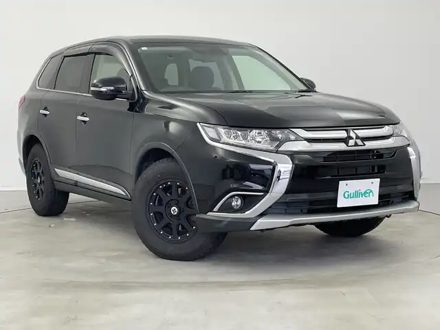 三菱 アウトランダー 24G ナビパッケージ 新潟県 2016(平28)年 13.6万km アメジストブラック ワンオーナー/４ＷＤ　/フルセグＴＶ　/バックカメラ/純正ＳＤナビ　/Ｂｌｕｅｔｏｏｔｈ接続　/ＵＳＢ入力端子　/クルコン　/ＭＴモード付ＡＴ　/ステアリングスイッチ　/ＬＥＤライト　/電動リアゲート/ステアリングスイッチ/革巻きステアリング/横滑り防止機能/レーンキープアシスト/保証書/取扱説明書