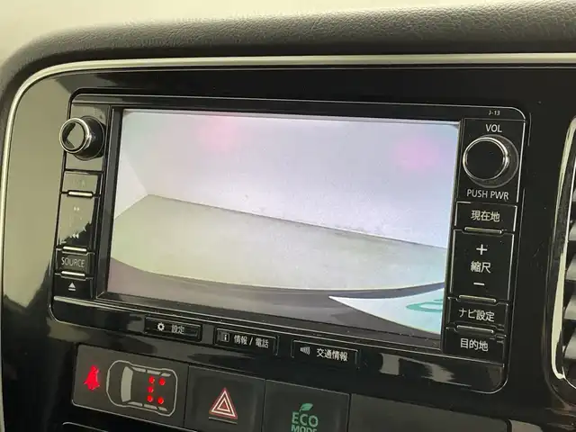 三菱 アウトランダー 24G ナビパッケージ 新潟県 2016(平28)年 13.6万km アメジストブラック ワンオーナー/４ＷＤ　/フルセグＴＶ　/バックカメラ/純正ＳＤナビ　/Ｂｌｕｅｔｏｏｔｈ接続　/ＵＳＢ入力端子　/クルコン　/ＭＴモード付ＡＴ　/ステアリングスイッチ　/ＬＥＤライト　/電動リアゲート/ステアリングスイッチ/革巻きステアリング/横滑り防止機能/レーンキープアシスト/保証書/取扱説明書