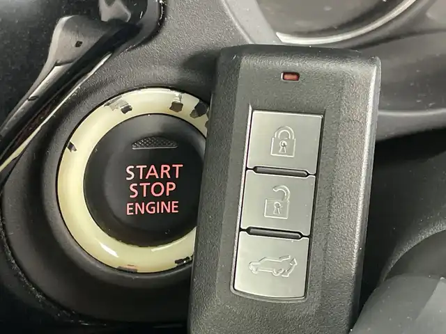 三菱 アウトランダー 24G ナビパッケージ 新潟県 2016(平28)年 13.6万km アメジストブラック ワンオーナー/４ＷＤ　/フルセグＴＶ　/バックカメラ/純正ＳＤナビ　/Ｂｌｕｅｔｏｏｔｈ接続　/ＵＳＢ入力端子　/クルコン　/ＭＴモード付ＡＴ　/ステアリングスイッチ　/ＬＥＤライト　/電動リアゲート/ステアリングスイッチ/革巻きステアリング/横滑り防止機能/レーンキープアシスト/保証書/取扱説明書