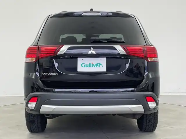 三菱 アウトランダー 24G ナビパッケージ 新潟県 2016(平28)年 13.6万km アメジストブラック ワンオーナー/４ＷＤ　/フルセグＴＶ　/バックカメラ/純正ＳＤナビ　/Ｂｌｕｅｔｏｏｔｈ接続　/ＵＳＢ入力端子　/クルコン　/ＭＴモード付ＡＴ　/ステアリングスイッチ　/ＬＥＤライト　/電動リアゲート/ステアリングスイッチ/革巻きステアリング/横滑り防止機能/レーンキープアシスト/保証書/取扱説明書