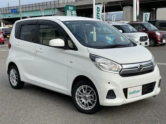 日産 デイズ S 石川県 2017(平29)年 7.4万km ホワイト 4WD/社外メモリーナビ/社外CD/DVD/フルセグTV/バックカメラ/キーレス/社外アルミホイール/電動ミラー/シートヒーター/エマージェンシーブレーキ/ベンチシート