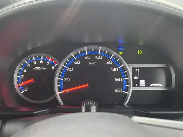 トヨタ ルーミー カスタムG 茨城県 2023(令5)年 1.1万km シルバー 純正ナビ/フルセグTV/全方位カメラ/ドライブレコーダー/アイドリングストップ/クルーズコントロール/コーナーセンサー/衝突軽減防止装置/スペアキー1本/フロアマット純正/ETC