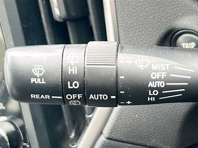 スバル フォレスター ハイブリッド ツーリング 山梨県 2021(令3)年 4.7万km クリスタルブラックシリカ アイサイト/　・プリクラッシュブレーキ/　・車線逸脱警報機能/　・後退時ブレーキアシスト/　・AT誤発進抑制御/　・ツーリングアシスト/　・全車速追従機能付きクルーズコントロール/　・車線逸脱抑制機能/　・先行車発進お知らせ/ALPINEフリップダウンモニター/純正SDナビ/　(CD/SD/iPod/フルセグ)/バックカメラ/サイドカメラ/LEDオートライト/LEDフォグランプ/ハーフレザーシート/シートヒーター/純正17インチアルミホイール/スバルリヤビークルディテクション/パドルシフト/コーナーセンサー/スマートキー/ビルトインETC