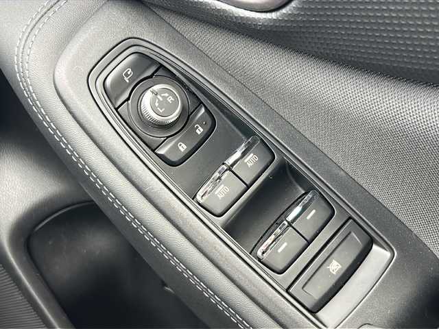 スバル フォレスター ハイブリッド ツーリング 山梨県 2021(令3)年 4.7万km クリスタルブラックシリカ アイサイト/　・プリクラッシュブレーキ/　・車線逸脱警報機能/　・後退時ブレーキアシスト/　・AT誤発進抑制御/　・ツーリングアシスト/　・全車速追従機能付きクルーズコントロール/　・車線逸脱抑制機能/　・先行車発進お知らせ/ALPINEフリップダウンモニター/純正SDナビ/　(CD/SD/iPod/フルセグ)/バックカメラ/サイドカメラ/LEDオートライト/LEDフォグランプ/ハーフレザーシート/シートヒーター/純正17インチアルミホイール/スバルリヤビークルディテクション/パドルシフト/コーナーセンサー/スマートキー/ビルトインETC