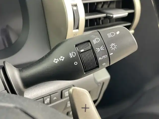 レクサス ＩＳ 300h 愛知県 2016(平28)年 7.2万km ソニッククォーツ 禁煙車/純正7インチナビナビ/（ＤＶＤ/ＣＤ/フルセグTV/Bluetooth/ＦＭ/ＡＭ）/バックカメラ/プリクラッシュセーフティ/レーダークルーズコントロール/パーキングセンサー/ETC/ドライブレコーダー/ハーフレザーシート/パワーシート/シートヒーター/パドルシフト/純正１７インチアルミホイール/ＬＥＤヘッドライト/フロントフォグランプ/オートライト/スマートキー/スペアキー1本/プッシュスタート/純正フロアマット