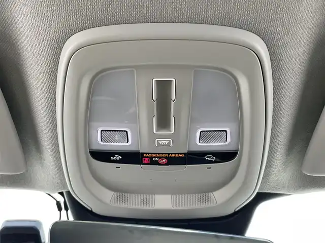 ボルボ ボルボ ＸＣ４０ ウルトラ B4 AWD 大分県 2025(令7)年 1万km クリスタルホワイトP ワンオーナー/チルトアップ機構付電動パノラマガラスルーフ/harman/kardonプレミアムサウンド/純正9型ナビ/・AM/FM/Bluetooth/AppleCarPlay/ステアリングスイッチ/全方位カメラ/ベージュレザーシート/パワーシート/メモリーシート/シートヒーター/電動リアゲート/スマートキー/プッシュスタート/ETC/電格ミラー/ウィンカーミラー/オートライト/フォグランプ/バックフォグランプ/LEDヘッドライト/レーダークルーズコントロール/クリスタルガラスシフトノブ/革巻きステアリング/ステアリングスイッチ/トノカバー/ルーフレール/純正19インチアルミホイール/衝突回避被害軽減ブレーキシステム/オンカミングレーンミティゲーション/LKA/DAC/RSI/ランオフロードミティゲーション/リア衝突回避被害軽減ブレーキシステム/パイロットアシスト/全車速追従機能付ACC/ステアリングアシスト付BLIS/衝突回避被害軽減ブレーキ機能付CTA/被追突時警告機能