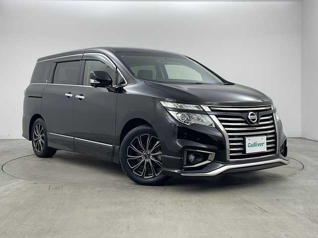 日産 エルグランド 250ハイウェイスター プレミアム 兵庫県 2016(平28)年 7.3万km ファントムブラック ・純正ナビ/TV/CD/MSV/AUX/・全方位カメラ/・クルーズコントロール/・前後コーナーセンサー/・両側パワースライドドア/・革シート/・前席パワーシート/・前席シートヒーター/・運転席メモリー付パワーシート/・純正後席リアフリップダウンモニター/・純正ウッドコンビステアリング/・LEDヘッドライト/・純正フロントスポイラー/・社外18インチアルミホイールタイヤ/・ビルトインETC/・プラズマクラスター/・AC100V電源