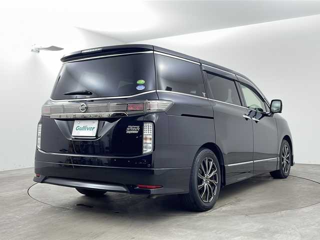 日産 エルグランド 250ハイウェイスター プレミアム 兵庫県 2016(平28)年 7.3万km ファントムブラック ・純正ナビ/TV/CD/MSV/AUX/・全方位カメラ/・クルーズコントロール/・前後コーナーセンサー/・両側パワースライドドア/・革シート/・前席パワーシート/・前席シートヒーター/・運転席メモリー付パワーシート/・純正後席リアフリップダウンモニター/・純正ウッドコンビステアリング/・LEDヘッドライト/・純正フロントスポイラー/・社外18インチアルミホイールタイヤ/・ビルトインETC/・プラズマクラスター/・AC100V電源