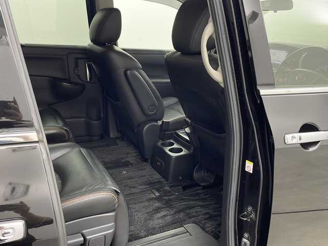 日産 エルグランド 250ハイウェイスター プレミアム 兵庫県 2016(平28)年 7.3万km ファントムブラック ・純正ナビ/TV/CD/MSV/AUX/・全方位カメラ/・クルーズコントロール/・前後コーナーセンサー/・両側パワースライドドア/・革シート/・前席パワーシート/・前席シートヒーター/・運転席メモリー付パワーシート/・純正後席リアフリップダウンモニター/・純正ウッドコンビステアリング/・LEDヘッドライト/・純正フロントスポイラー/・社外18インチアルミホイールタイヤ/・ビルトインETC/・プラズマクラスター/・AC100V電源