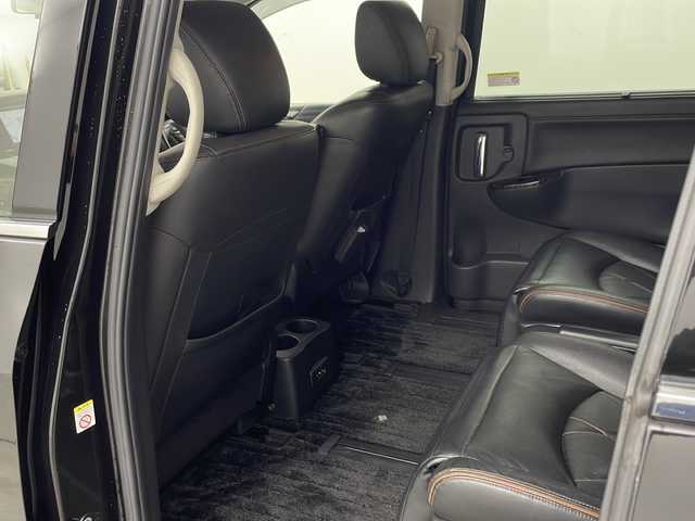 日産 エルグランド 250ハイウェイスター プレミアム 兵庫県 2016(平28)年 7.3万km ファントムブラック ・純正ナビ/TV/CD/MSV/AUX/・全方位カメラ/・クルーズコントロール/・前後コーナーセンサー/・両側パワースライドドア/・革シート/・前席パワーシート/・前席シートヒーター/・運転席メモリー付パワーシート/・純正後席リアフリップダウンモニター/・純正ウッドコンビステアリング/・LEDヘッドライト/・純正フロントスポイラー/・社外18インチアルミホイールタイヤ/・ビルトインETC/・プラズマクラスター/・AC100V電源