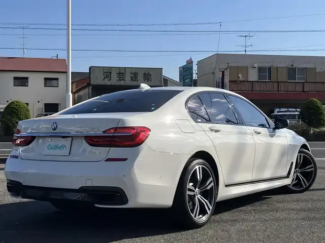 ＢＭＷ ７４０ｉ Mスポーツ 三重県 2019(平31)年 5.5万km アルピンホワイトⅢ サンルーフ/ハーマンカードンサウンド/パワーバックドア/ターボ/♪インテリジェントセーフティ/ ・ブレーキ機能付き追突警告・回避アシスト/ ・Cityブレーキ機能付き歩行者警告/ ・レーンディパーチャーウォーニング/ ・レーンチェンジウォー二ング・側方衝突警告/♪ブラインドスポットモニター/♪純正ナビ/ ・フルセグ・Bluetoothオーディオ/ ・スクリーンミラーリング/ ・CD録音・DVD再生・USB/♪全方位モニター/♪バックカメラ/♪ヘッドアップディスプレイ/♪アクティブクルーズコントロール(ACC)/♪スマートキー×2/♪プッシュスタート/♪オートブレーキホールド/♪黒革シート/♪前席パワーシート(メモリ付き）/♪全席シートヒーター/前席エアシート/♪電動サンシェード/♪ドライブレコーダー付きレーダー探知機/♪純正20インチAW/♪LEDヘッドライト/♪LEDフォグ/♪リアフォグ/♪ハイビームアシスタント/♪オートワイパー/♪アイドリングストップ/♪革巻きステアリング/♪パドルシフト/♪ステアリングスイッチ/♪オートリトラクタブルミラー/♪フロアマット/♪スモークフィルム/♪ETC/♪サイド/カーテンエアバック