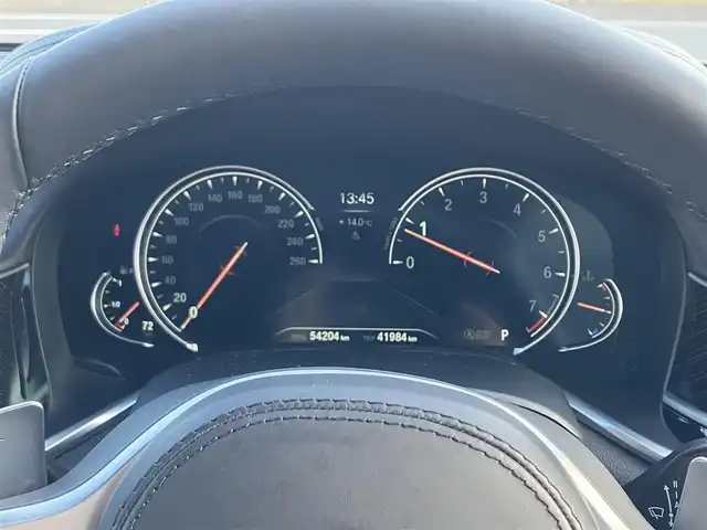 ＢＭＷ ７４０ｉ Mスポーツ 三重県 2019(平31)年 5.5万km アルピンホワイトⅢ サンルーフ/ハーマンカードンサウンド/パワーバックドア/ターボ/♪インテリジェントセーフティ/ ・ブレーキ機能付き追突警告・回避アシスト/ ・Cityブレーキ機能付き歩行者警告/ ・レーンディパーチャーウォーニング/ ・レーンチェンジウォー二ング・側方衝突警告/♪ブラインドスポットモニター/♪純正ナビ/ ・フルセグ・Bluetoothオーディオ/ ・スクリーンミラーリング/ ・CD録音・DVD再生・USB/♪全方位モニター/♪バックカメラ/♪ヘッドアップディスプレイ/♪アクティブクルーズコントロール(ACC)/♪スマートキー×2/♪プッシュスタート/♪オートブレーキホールド/♪黒革シート/♪前席パワーシート(メモリ付き）/♪全席シートヒーター/前席エアシート/♪電動サンシェード/♪ドライブレコーダー付きレーダー探知機/♪純正20インチAW/♪LEDヘッドライト/♪LEDフォグ/♪リアフォグ/♪ハイビームアシスタント/♪オートワイパー/♪アイドリングストップ/♪革巻きステアリング/♪パドルシフト/♪ステアリングスイッチ/♪オートリトラクタブルミラー/♪フロアマット/♪スモークフィルム/♪ETC/♪サイド/カーテンエアバック