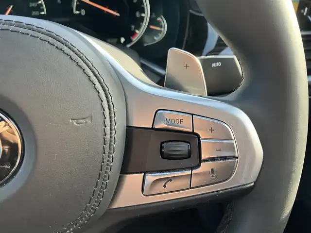 ＢＭＷ ７４０ｉ Mスポーツ 三重県 2019(平31)年 5.5万km アルピンホワイトⅢ サンルーフ/ハーマンカードンサウンド/パワーバックドア/ターボ/♪インテリジェントセーフティ/ ・ブレーキ機能付き追突警告・回避アシスト/ ・Cityブレーキ機能付き歩行者警告/ ・レーンディパーチャーウォーニング/ ・レーンチェンジウォー二ング・側方衝突警告/♪ブラインドスポットモニター/♪純正ナビ/ ・フルセグ・Bluetoothオーディオ/ ・スクリーンミラーリング/ ・CD録音・DVD再生・USB/♪全方位モニター/♪バックカメラ/♪ヘッドアップディスプレイ/♪アクティブクルーズコントロール(ACC)/♪スマートキー×2/♪プッシュスタート/♪オートブレーキホールド/♪黒革シート/♪前席パワーシート(メモリ付き）/♪全席シートヒーター/前席エアシート/♪電動サンシェード/♪ドライブレコーダー付きレーダー探知機/♪純正20インチAW/♪LEDヘッドライト/♪LEDフォグ/♪リアフォグ/♪ハイビームアシスタント/♪オートワイパー/♪アイドリングストップ/♪革巻きステアリング/♪パドルシフト/♪ステアリングスイッチ/♪オートリトラクタブルミラー/♪フロアマット/♪スモークフィルム/♪ETC/♪サイド/カーテンエアバック