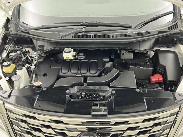 日産 エルグランド 250HWS S アーバンクロム 宮城県 2021(令3)年 5.1万km ピュアホワイトパール 禁煙車/純正11.3型フリップダウンモニター/３６０°セーフティアシスト/・インテリジェントエマージェンシーブレーキ/・ふらつき警報/・車線逸脱警報/・車線逸脱防止支援/・後側方衝突防止支援/・後側方車両検知アラート/・アラウンドビューモニター/・クロストラフィックアラート/両側パワースライドドア/純正10型SDナビ/・BT/CD/DVD/ブルーレイ/SD/AM/FM/フルセグTV/純正前方ドライブレコーダー/純正ビルトインETC/革巻きステアリング/ステアリングスイッチ/プッシュスタート/スマートキー/ハーフレザーシート/LEDヘッドライト/フォグランプ/純正18インチアルミホイール/純正フロアマット/ロールサンシェード