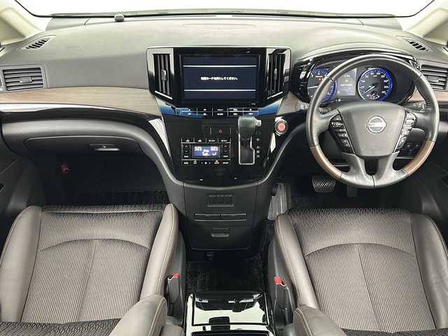 日産 エルグランド 250HWS S アーバンクロム 宮城県 2021(令3)年 5.1万km ピュアホワイトパール 禁煙車/純正11.3型フリップダウンモニター/３６０°セーフティアシスト/・インテリジェントエマージェンシーブレーキ/・ふらつき警報/・車線逸脱警報/・車線逸脱防止支援/・後側方衝突防止支援/・後側方車両検知アラート/・アラウンドビューモニター/・クロストラフィックアラート/両側パワースライドドア/純正10型SDナビ/・BT/CD/DVD/ブルーレイ/SD/AM/FM/フルセグTV/純正前方ドライブレコーダー/純正ビルトインETC/革巻きステアリング/ステアリングスイッチ/プッシュスタート/スマートキー/ハーフレザーシート/LEDヘッドライト/フォグランプ/純正18インチアルミホイール/純正フロアマット/ロールサンシェード